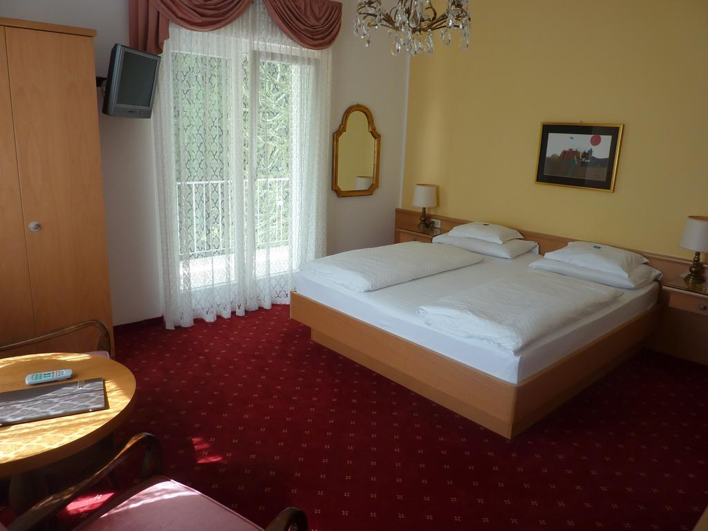 Hotel Zima Мерано Екстер'єр фото