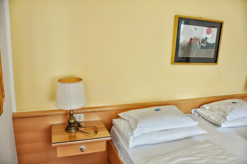 Hotel Zima Мерано Номер фото